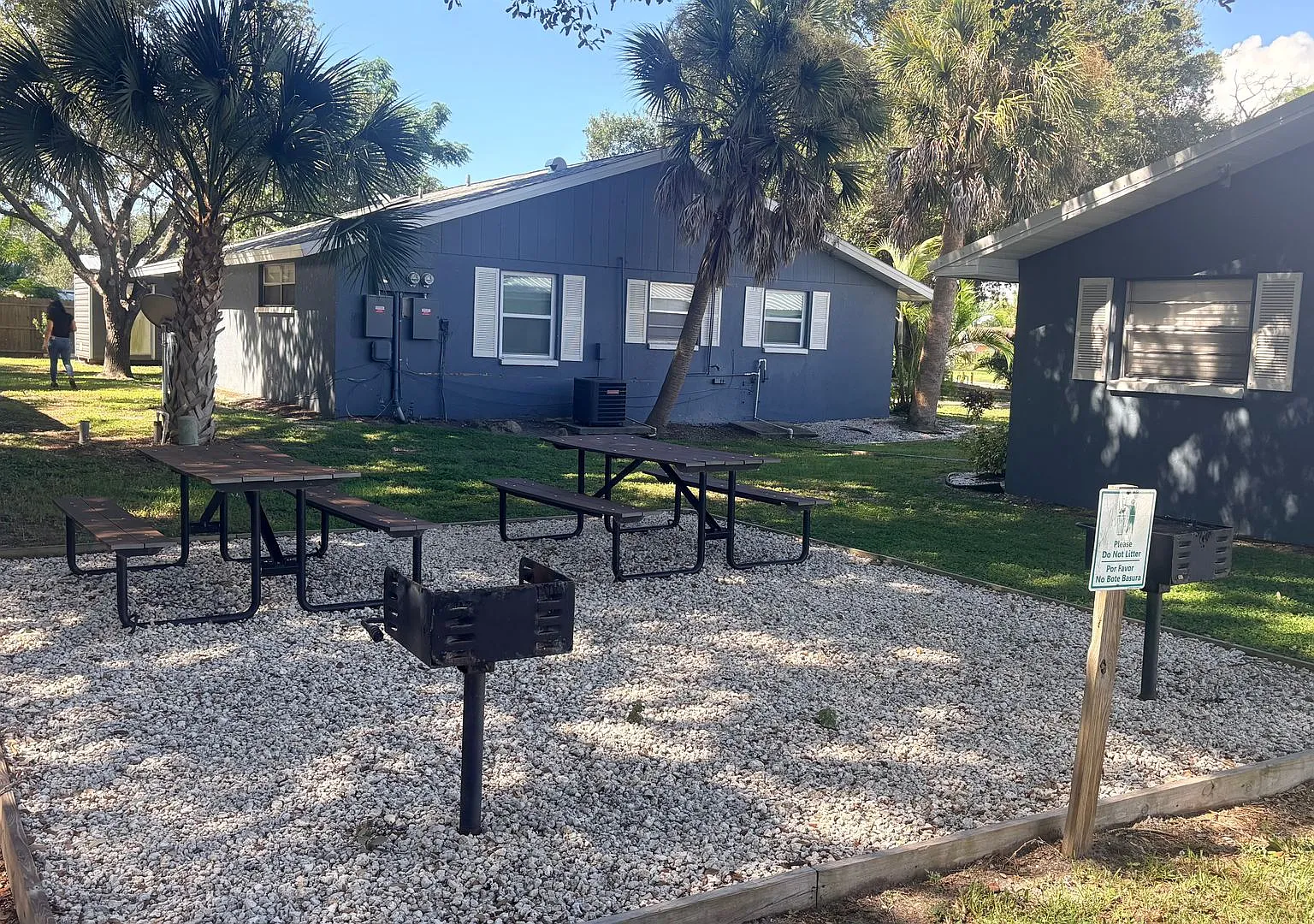 Pet-friendly Cute Duplex in Nokomis! Move in Ready! Parks nearby! — Photo 1