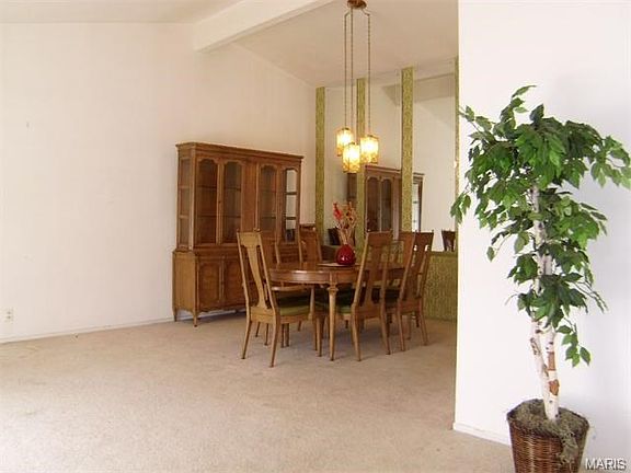 3rd image of 1008 Leisure Ln