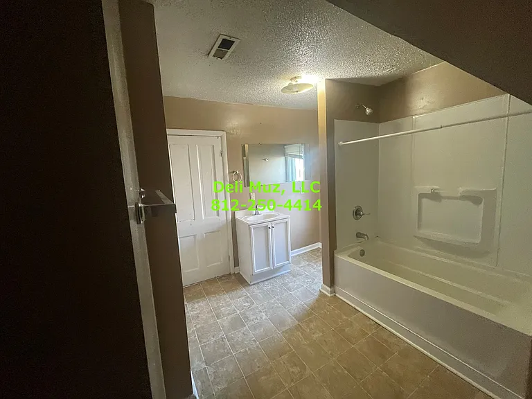 218 E Michigan St #B — Photo 7
