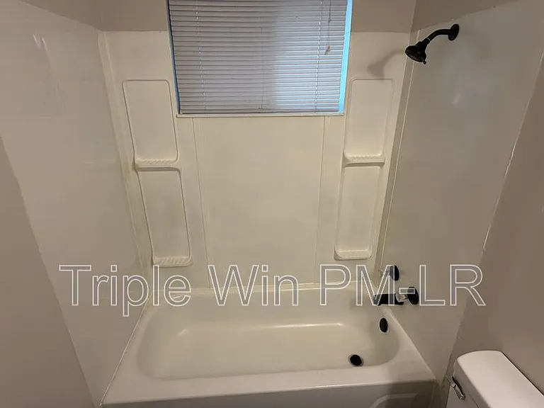8 Glendale Dr — Photo 21