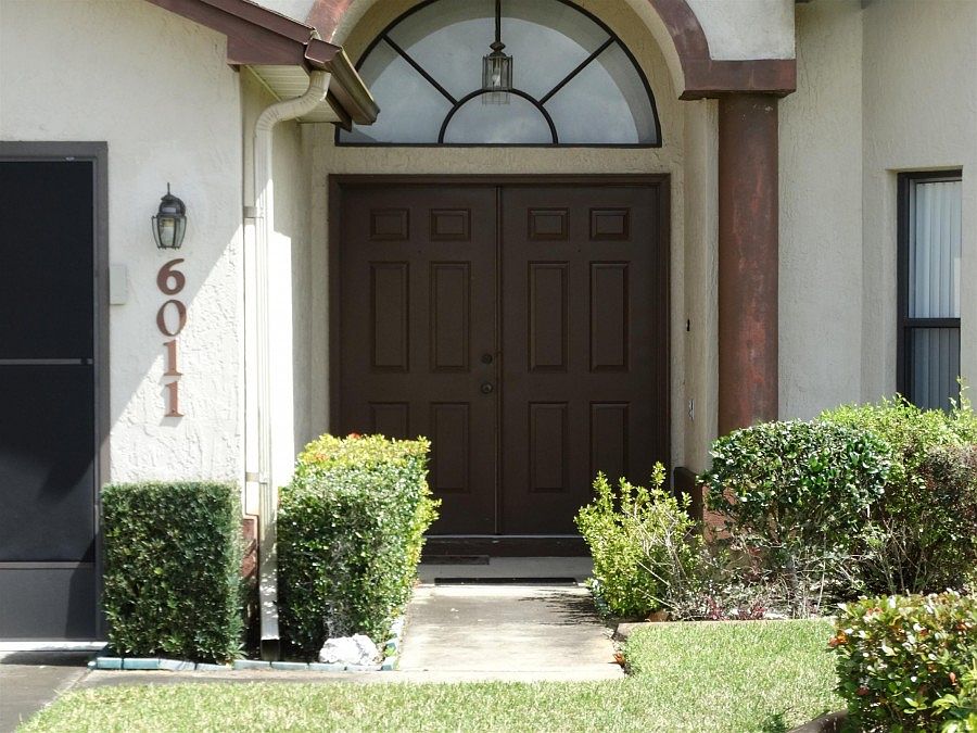 1st image of 6011 Crane Dr