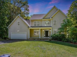 4 Ridge Valley Rd, Sandy Hook, CT 06482