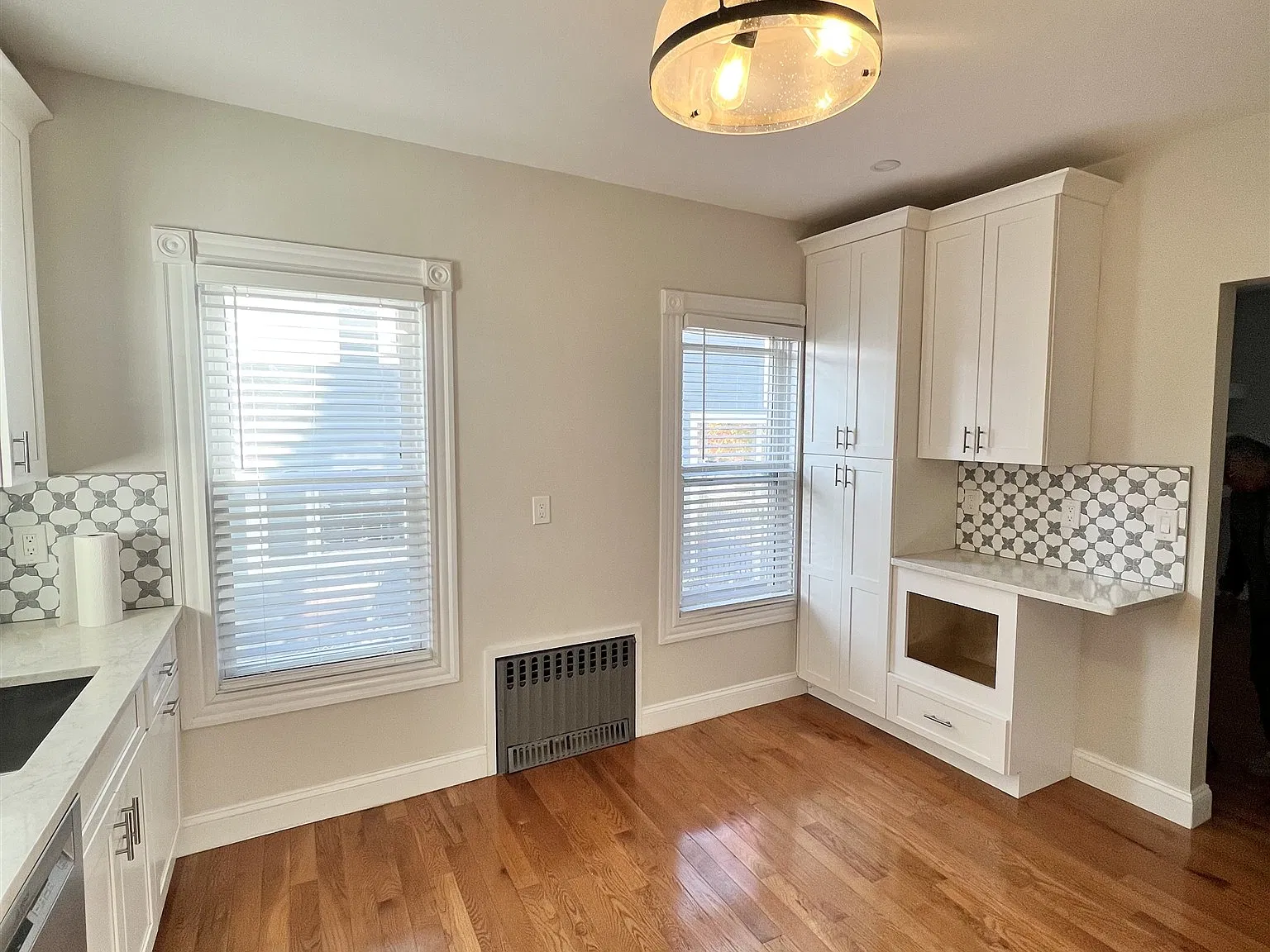 1 bed, 750 sqft, $2,300 — Photo 3