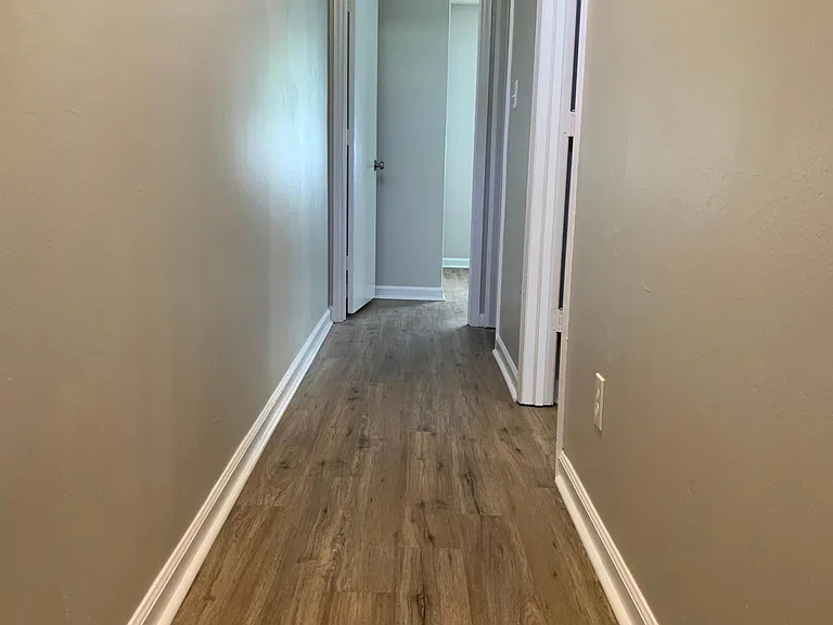 1798 Falconcrest Dr — Photo 18