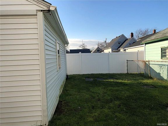3rd image of 290 Wagner Ave