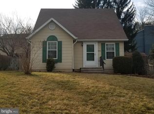 830 Boxwood Dr, Hampstead, MD 21074