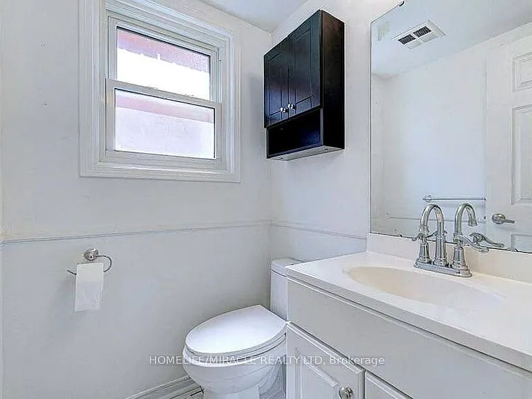 45 Sunley Cres — Photo 8