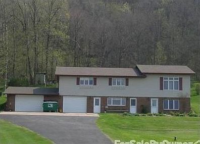 A MUST SEE! : WELL MAINTAINED, TONS OF STORAGE, PLENTY OF ROOM FOR EVERYTHING, BEAUTIFUL YARD.