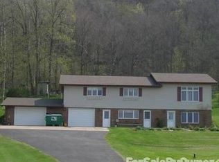 S2464 State Road 35, Cochrane, WI 54622