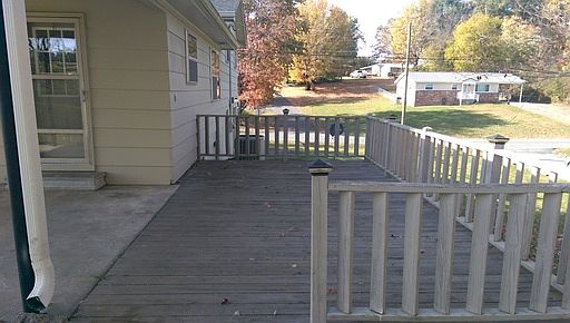 3rd image of 2411 Ella Dr SE