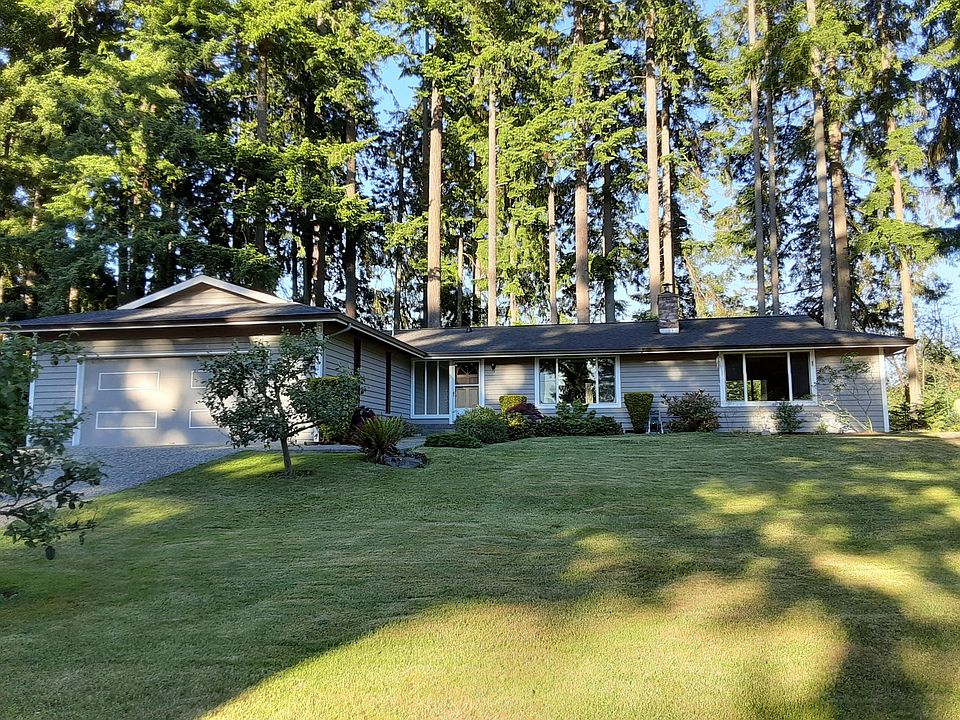 1st image of 12700 Crown Dr NE