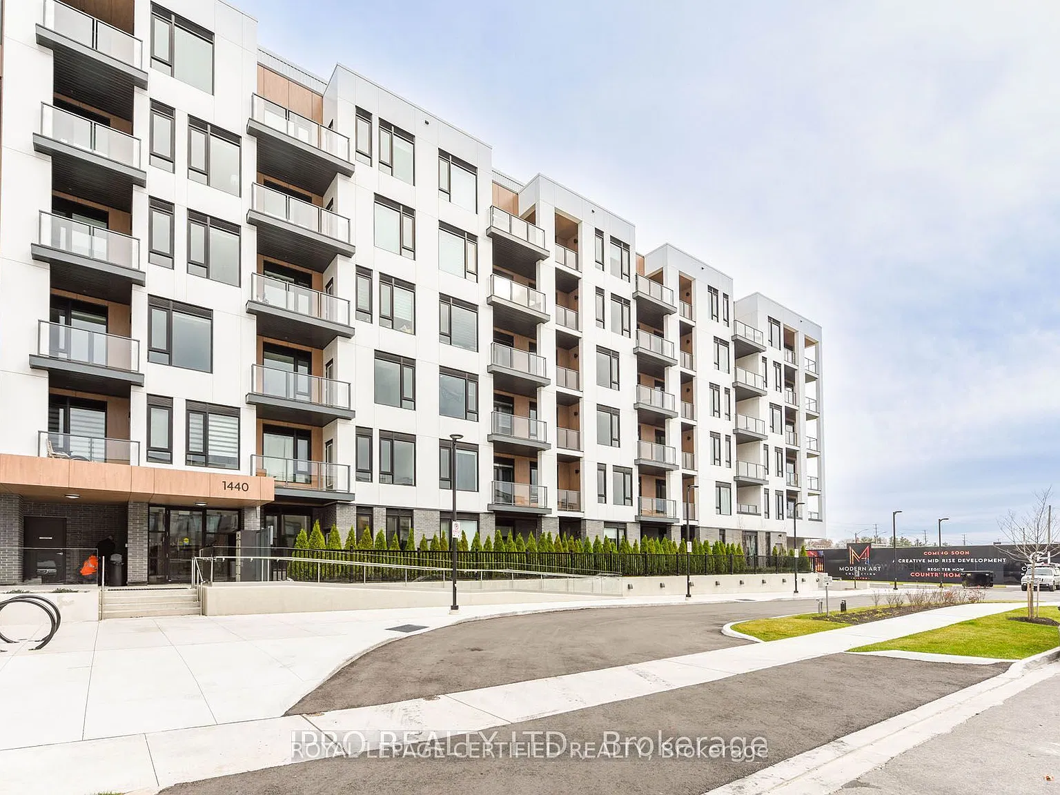 MV1 Condos — Photo 1