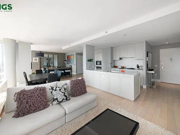 389 East 89th Street 27A image 3 of 19