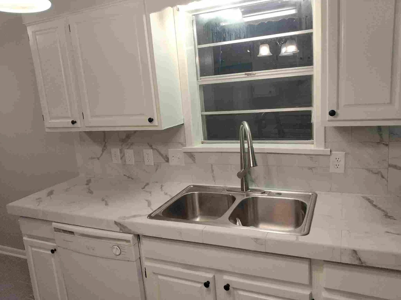 303 S Bernard St — Photo 4