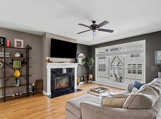 417 S Geyer Rd UNIT 2, Saint Louis, MO 63122