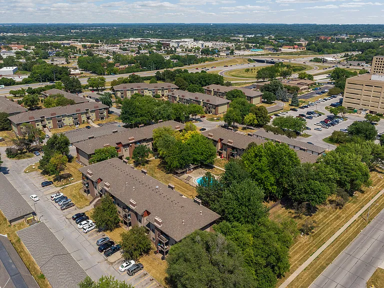 Washington Manor — Photo 14
