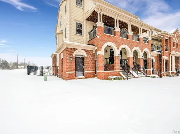 3998 Forester Blvd, Auburn Hills, MI 48326