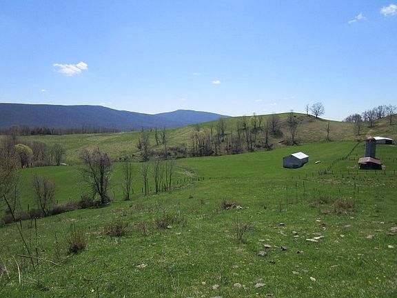 3rd image of 1461 Mountain Tpke