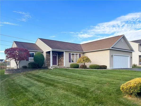 8754 Alizarin Ave, Cicero, NY 13039