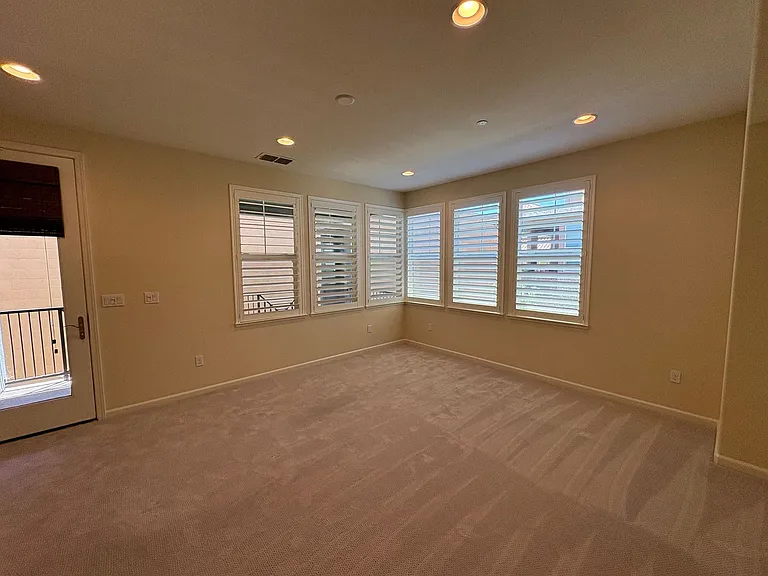 1658 N Pole Pl #1 — Photo 30