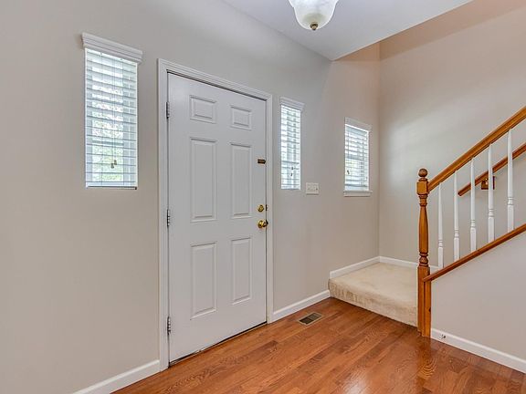2nd image of 608 Summer Stone Dr