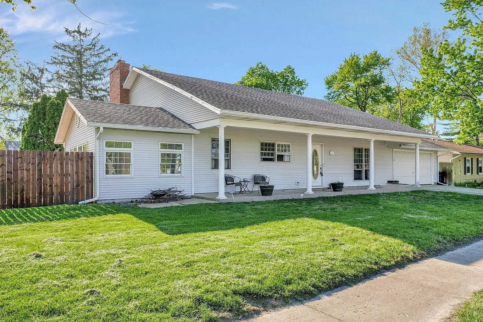 1119 Kenwood Rd photo 1