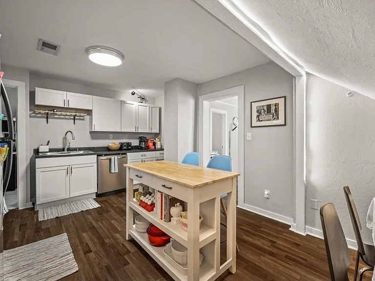 2742 California St NE #2 — Photo 7