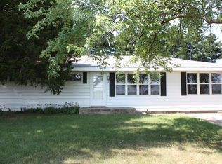 1461 S Hieland Rd, Saint Anne, IL 60964
