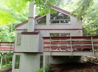 589 Wheelock Rd, Hartford, VT 05047