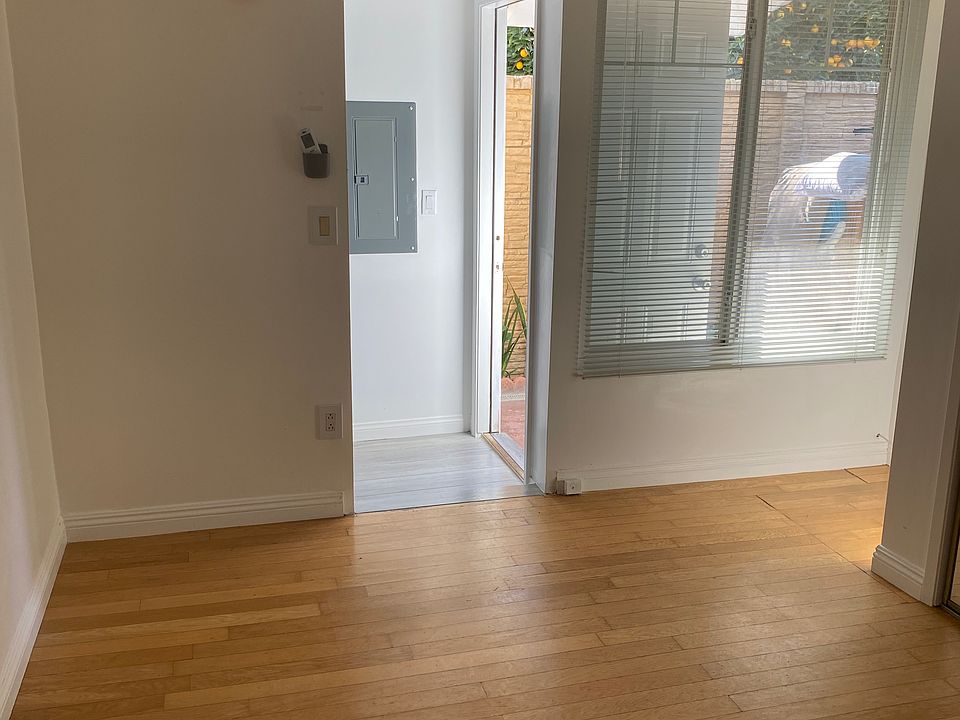 2nd image of 6553 Gaviota Ave