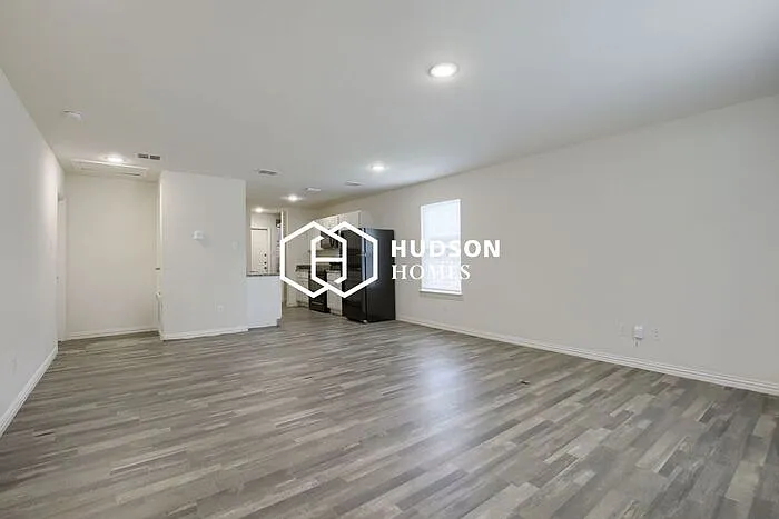 1403 Booker St — Photo 4