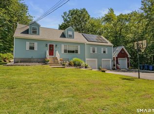 35 Pepperbox Rd, Waterford, CT 06385