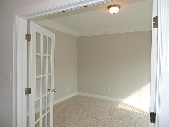 3rd image of 330 Bella Rose Dr