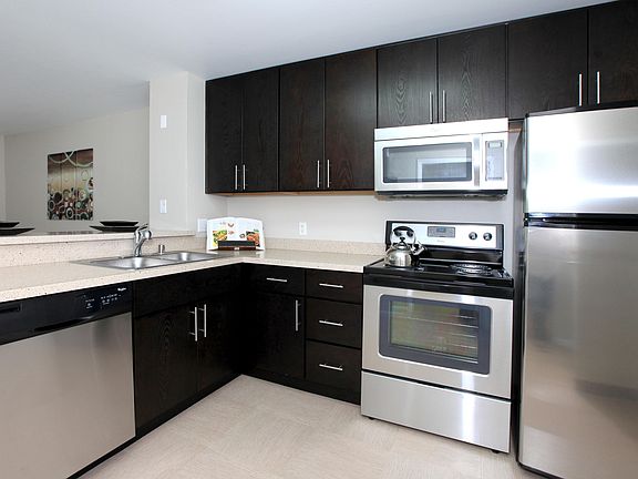 5th image of 4343 Renaissance Dr #4-118