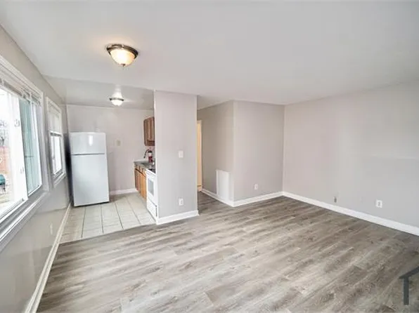 427 Xenia St SE #201, Washington, DC 20032