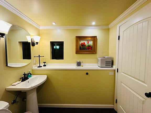 5th image of 21166 Haymeadow Dr #Adu
