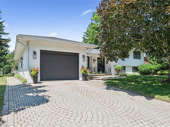2nd image of 56 Thornridge Cres