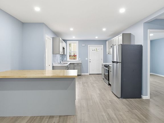 2nd image of 25 Bourne St #A