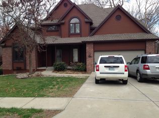 1112 White Oak Ln, Liberty, MO 64068