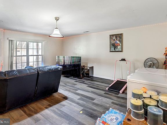 4th image of 3020 Frankfurt Ct