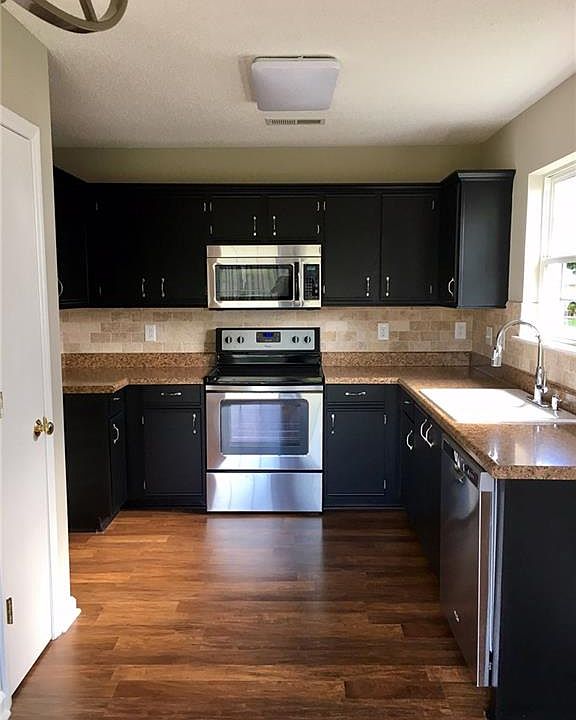 2nd image of 805 Blazingwood Dr
