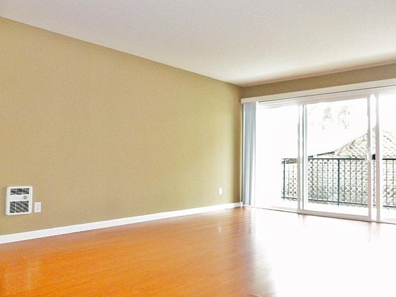 2nd image of 619 N San Mateo Dr APT 107