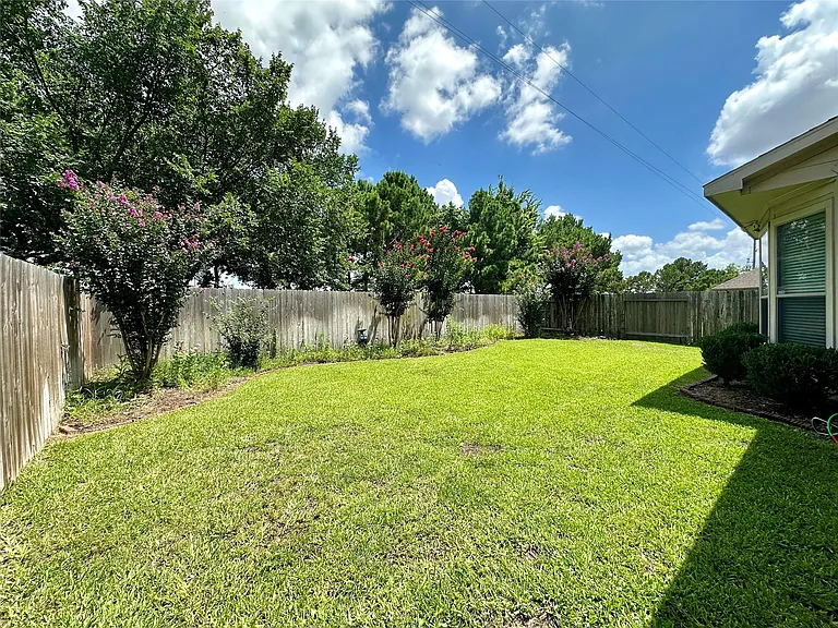 25323 Lisburn Dr — Photo 22