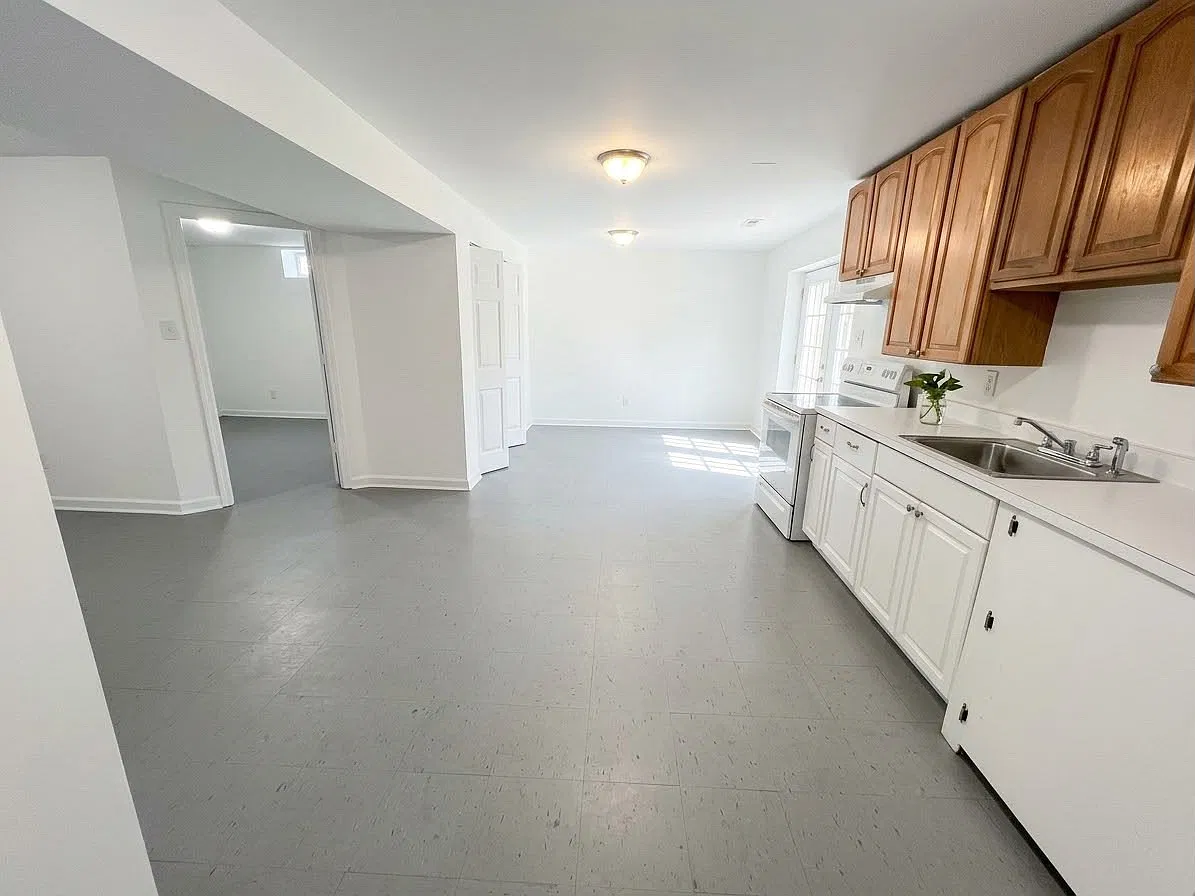2 bed, 1200 sqft, $1,800 — Photo 4