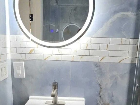 5th image of 108 E Gibbons St Floor 2