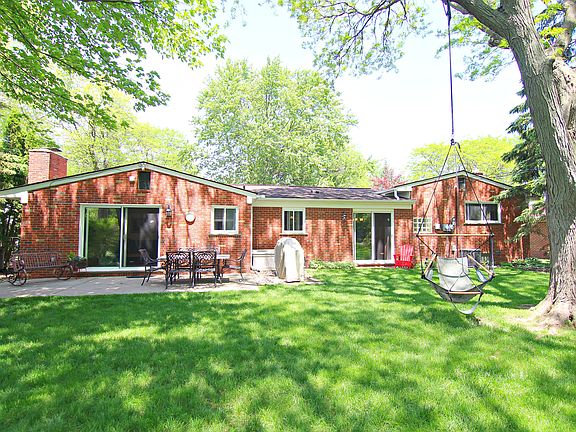 3rd image of 34451 Munger Dr