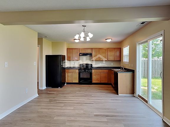 3rd image of 8112 Wildwood Farms Dr