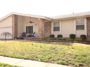 1968 Lakeaire Dr, Saint Louis, MO 63138