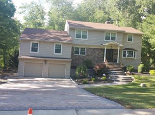 17 Tulip Ter, Wayne, NJ 07470