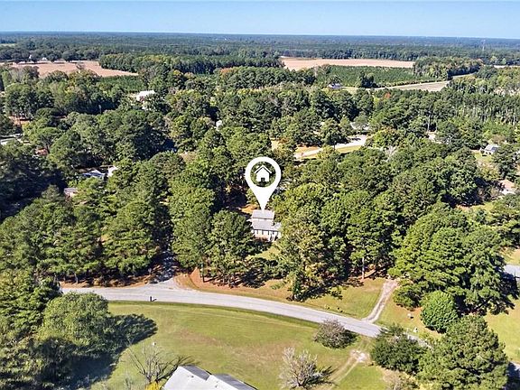 3rd image of 20175 Cherry Grove Rd N